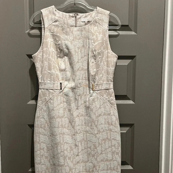 Calvin Klein Size 10 A-Line - Asymmetrical Dress Beige and Cream Print Like New - Picture 1 of 16